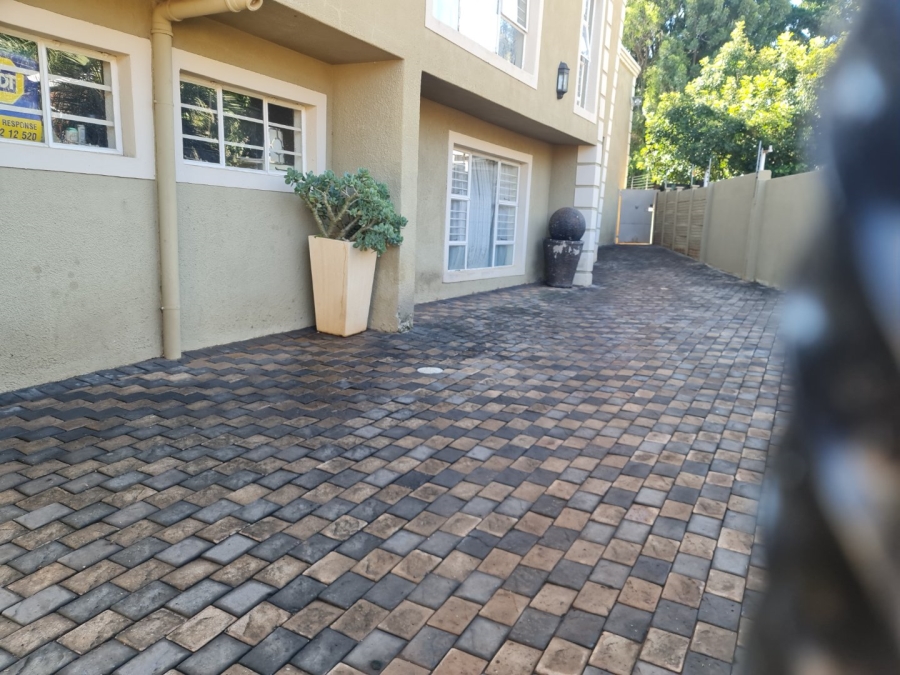 6 Bedroom Property for Sale in Safari Gardens North West